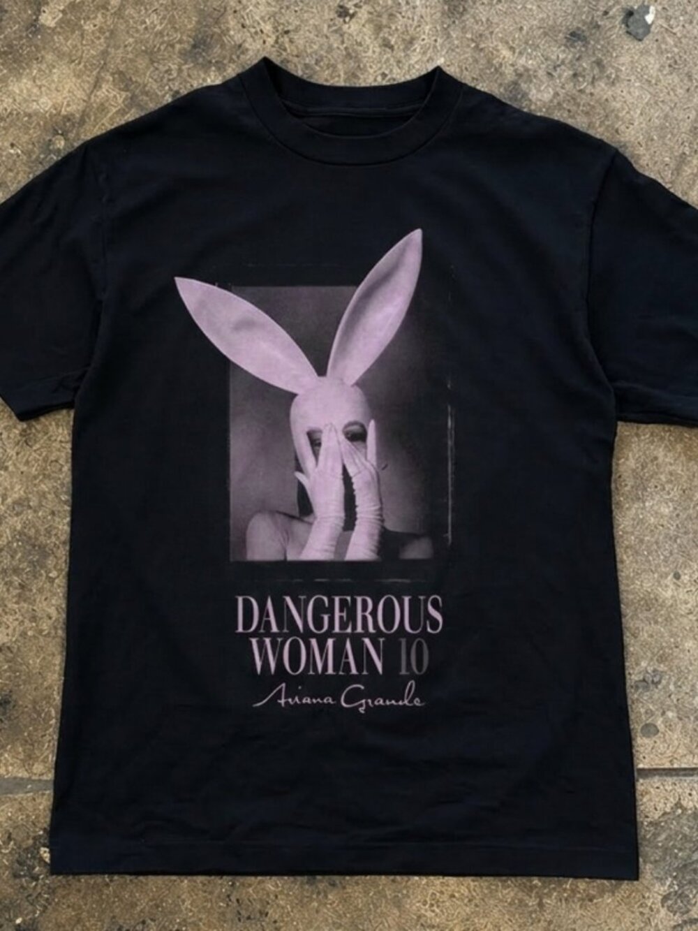 Ariana Grande T-Shirt:, dangerous woman 10 logo t-shirt